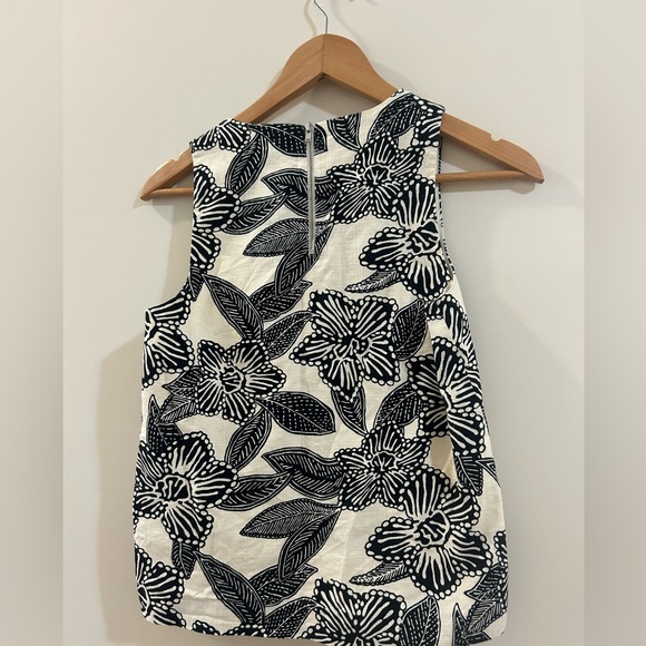 J. Crew sleeveless embroidered top size 0 - Picture 2 of 3